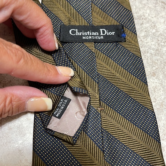 VINTAGE CHRISTIAN DIOR 100% SILK WOVEN STRIPED TIE - Picture 4 of 6
